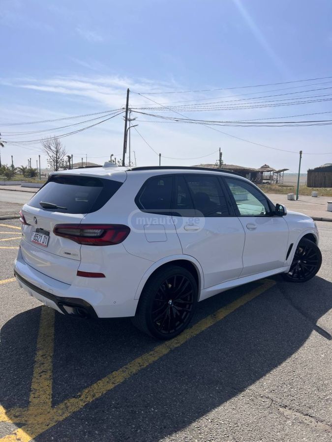 BMW xDrive40i 4dr All-Wheel Drive — миниатюра 3