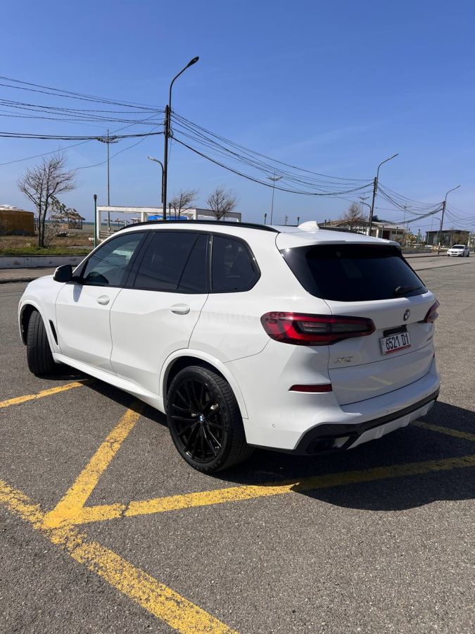 BMW xDrive40i 4dr All-Wheel Drive — миниатюра 4