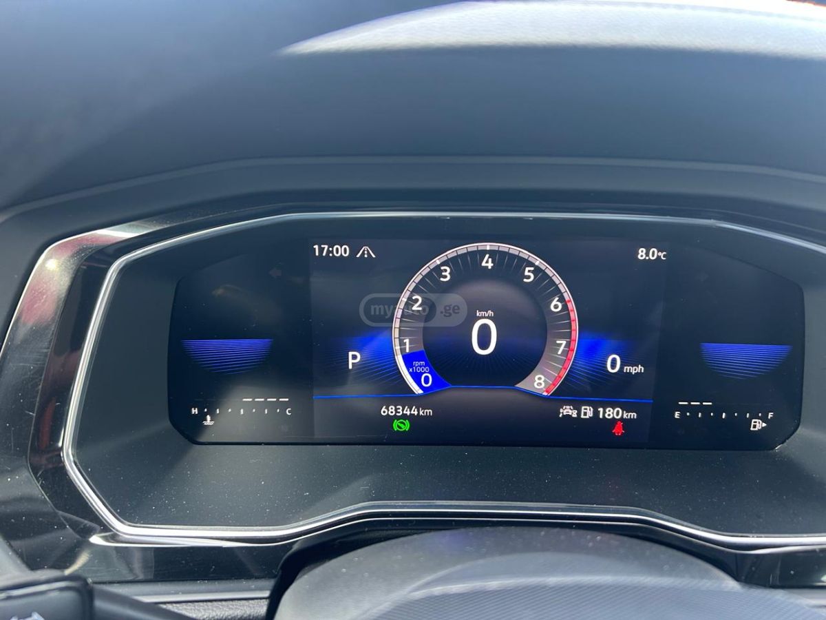 Volkswagen Jetta - фото 12