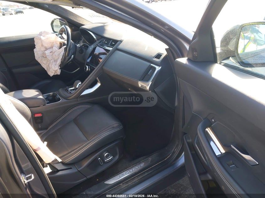 Jaguar E-Pace 2021 — миниатюра 5