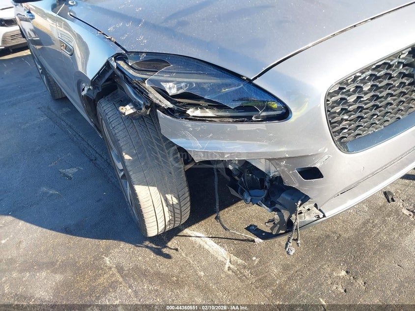 Jaguar E-Pace 2021 — миниатюра 6