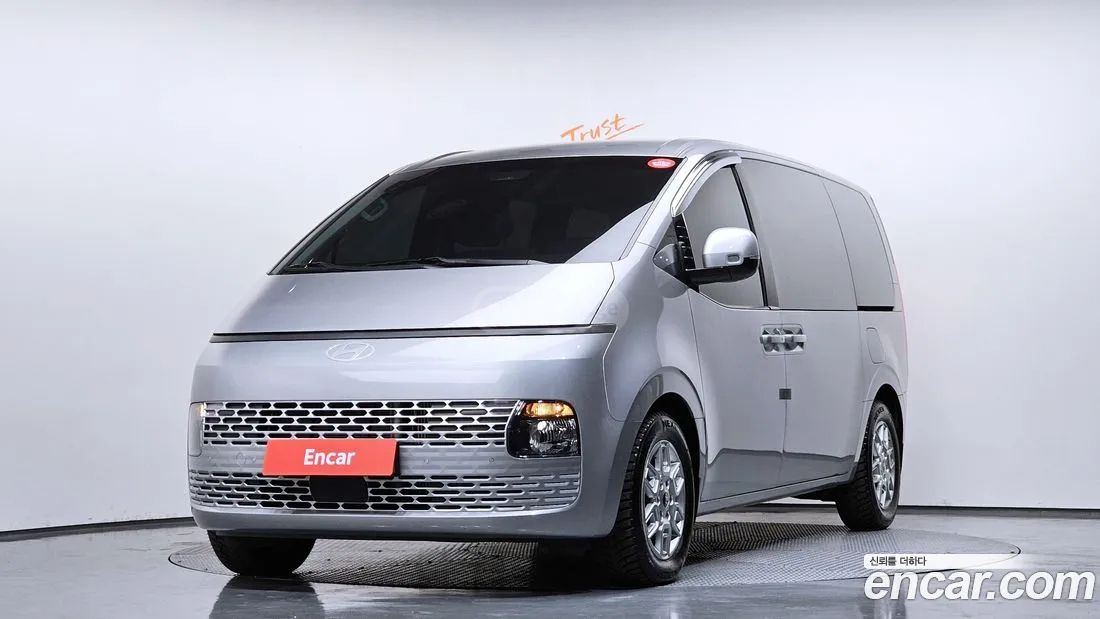 Hyundai Staria 2025 — миниатюра 1