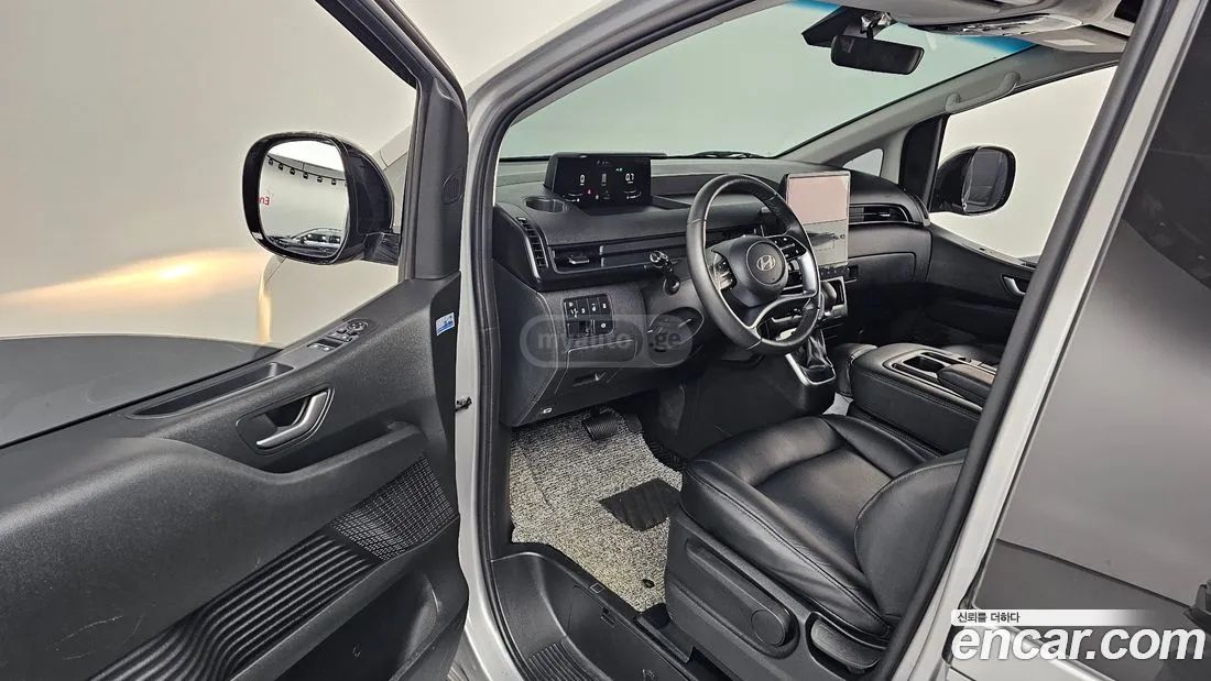 Hyundai Staria 2025 — миниатюра 10