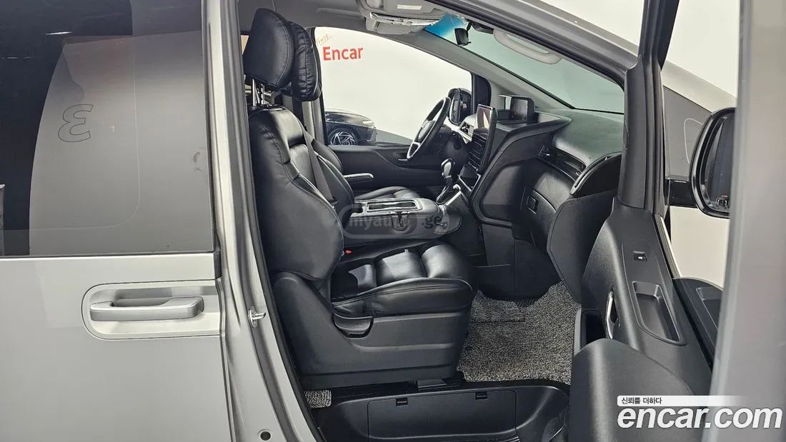 Hyundai Staria 2025 — миниатюра 11