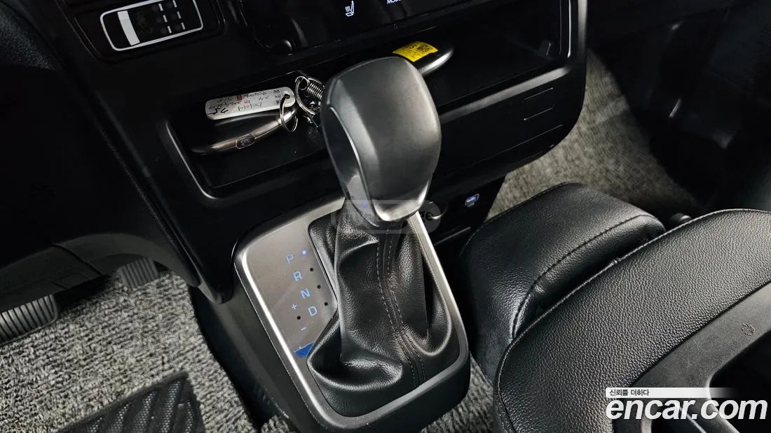 Hyundai Staria 2025 — миниатюра 9