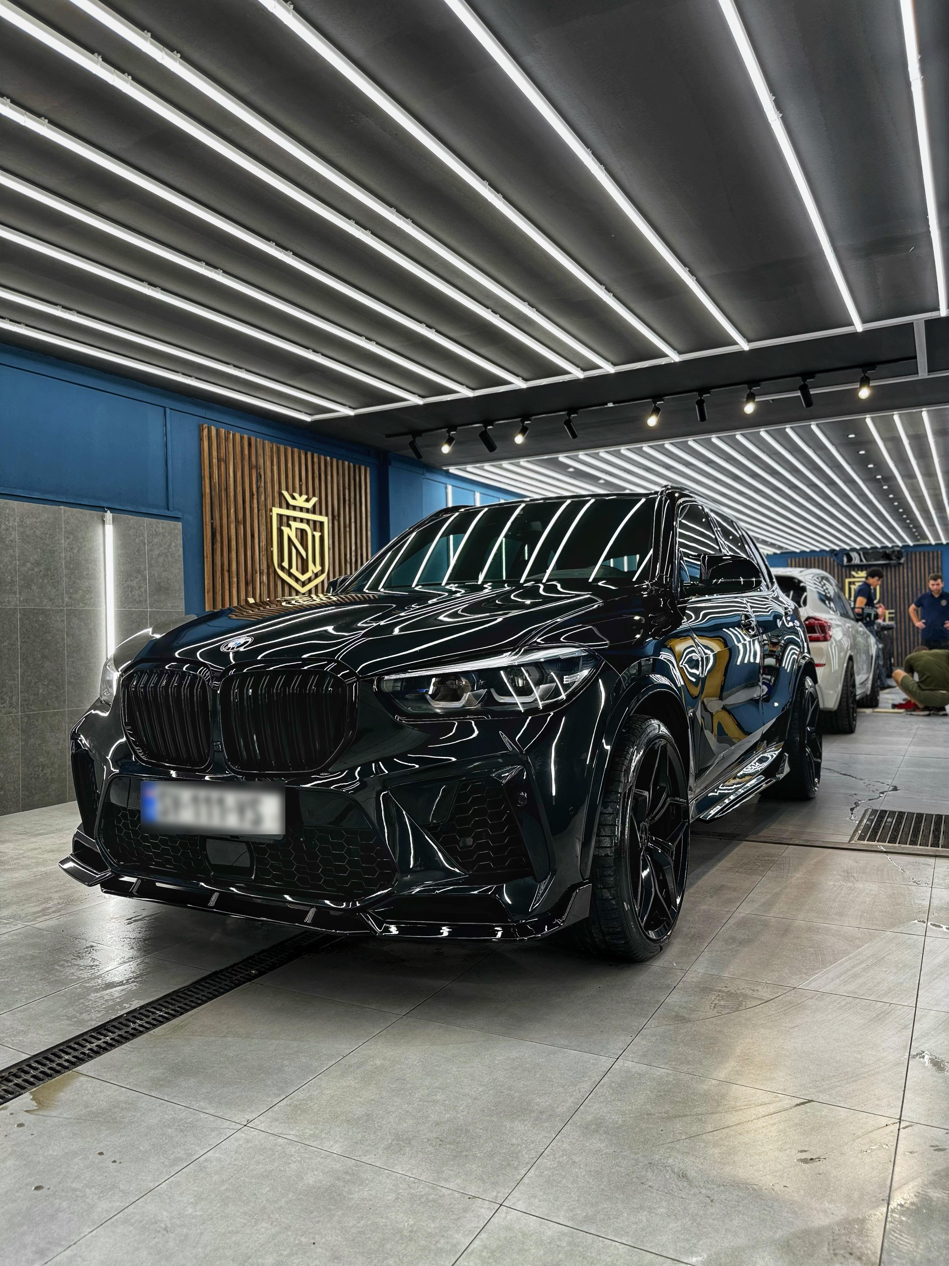 BMW X5 - фото 1