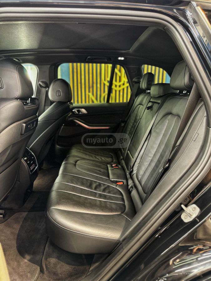 BMW X5 - фото 11