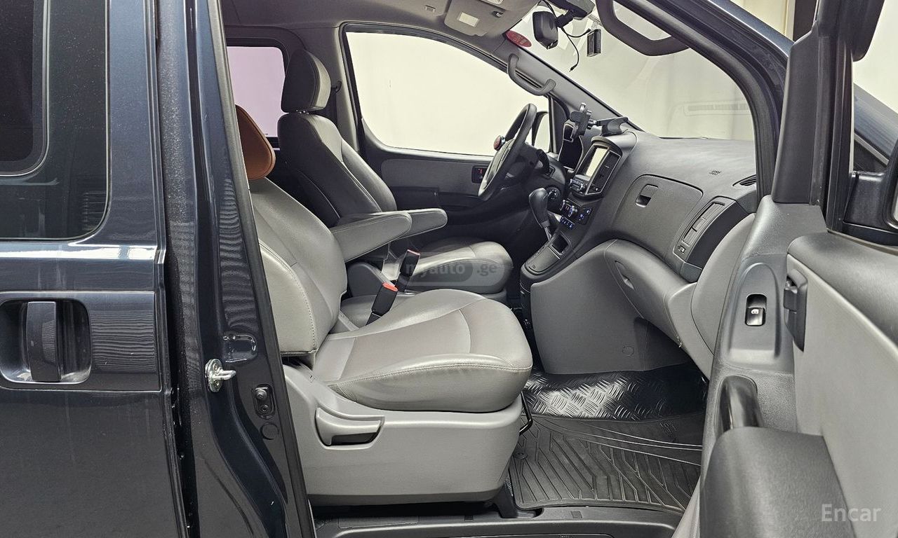 Hyundai Starex - фото 11