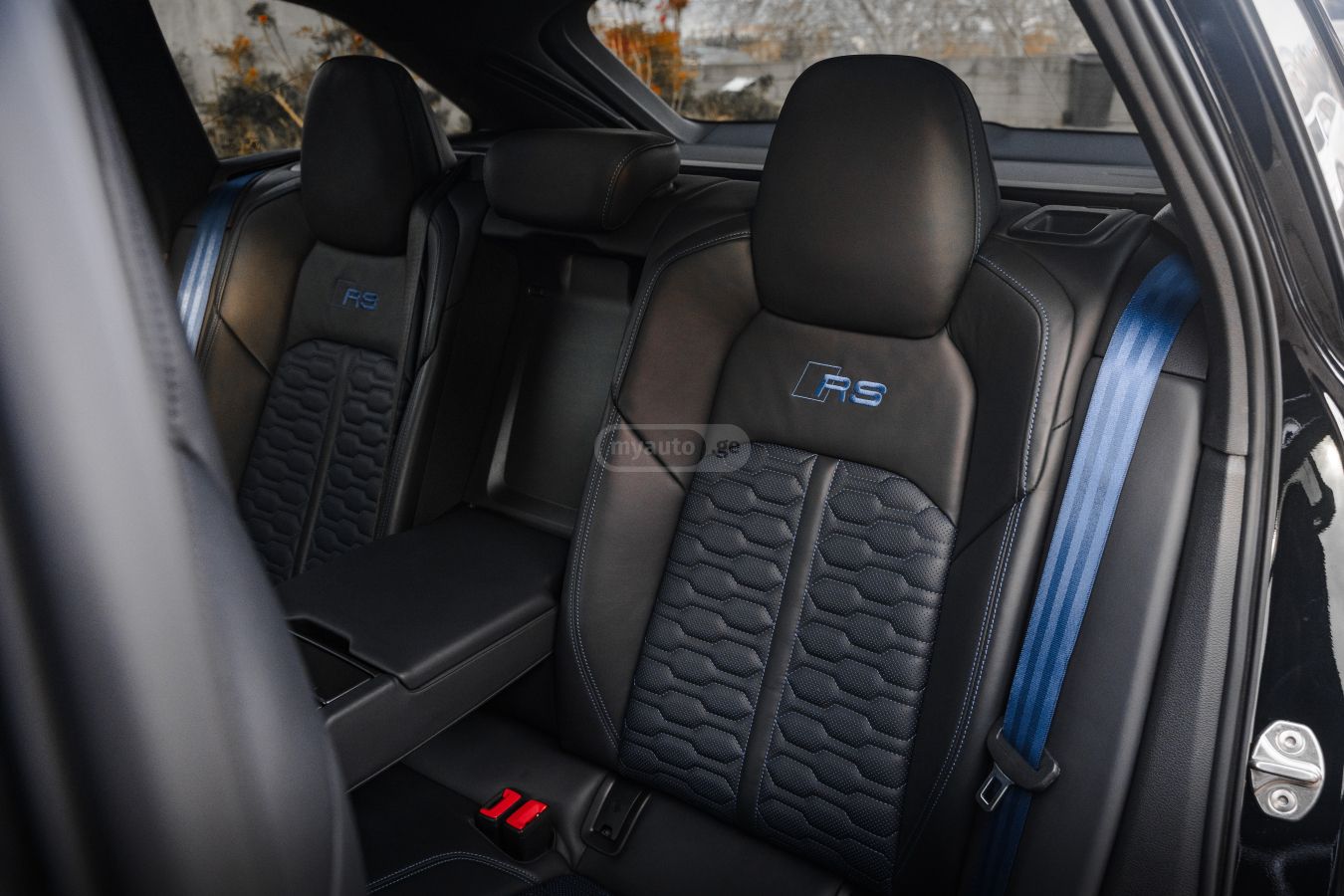 Audi 4.0T 4dr All-Wheel Drive quatt — миниатюра 6