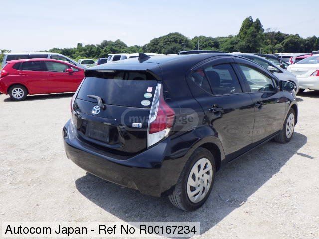 Toyota Aqua - фото 14