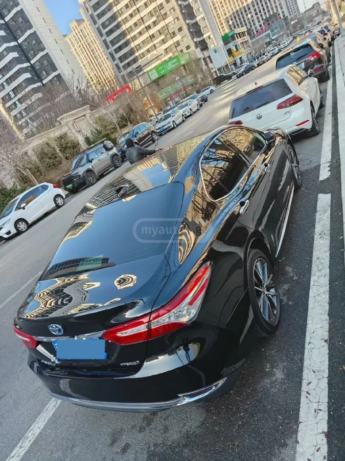 Toyota Camry - фото 3