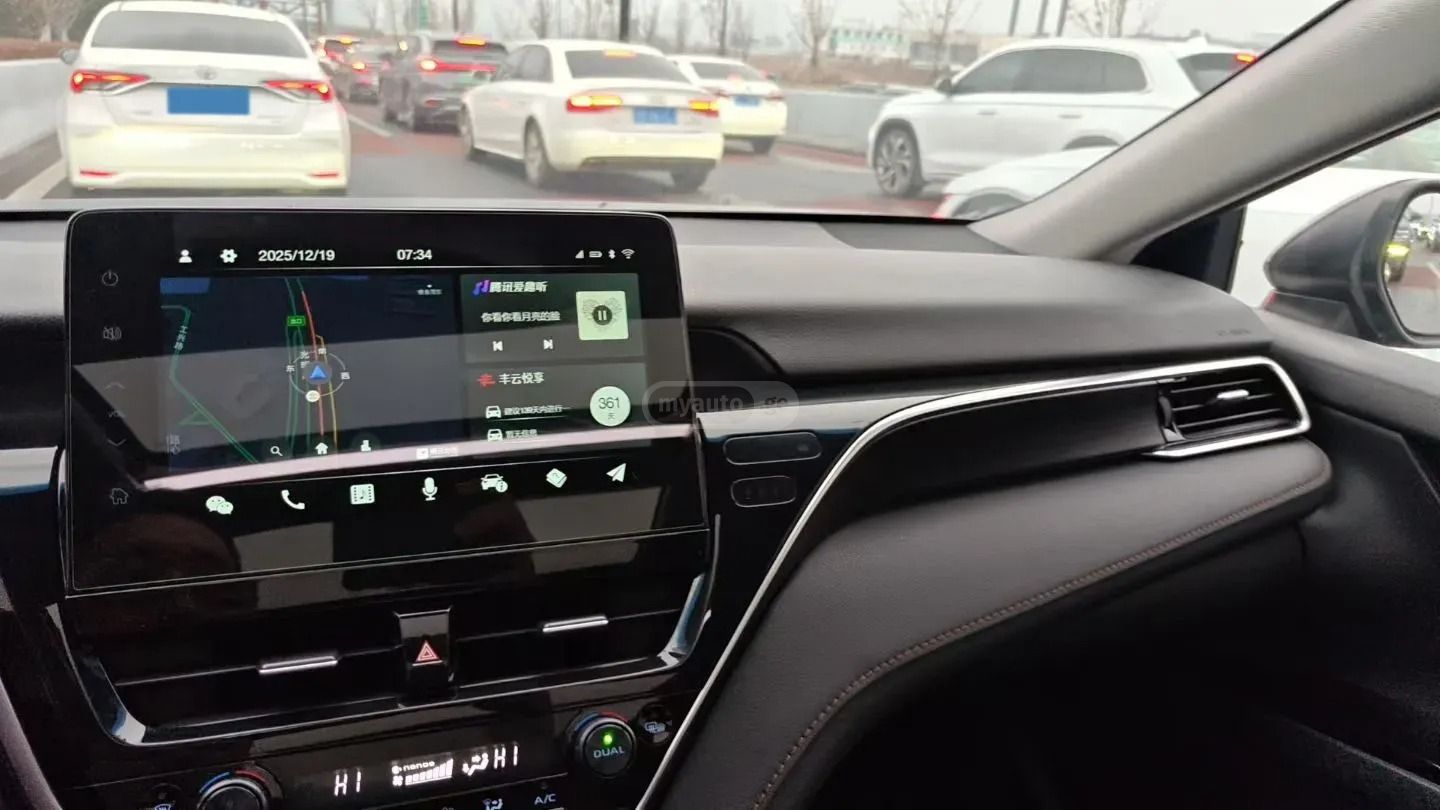 Toyota Camry - фото 6