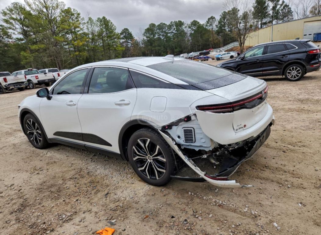 Toyota Crown - фото 3