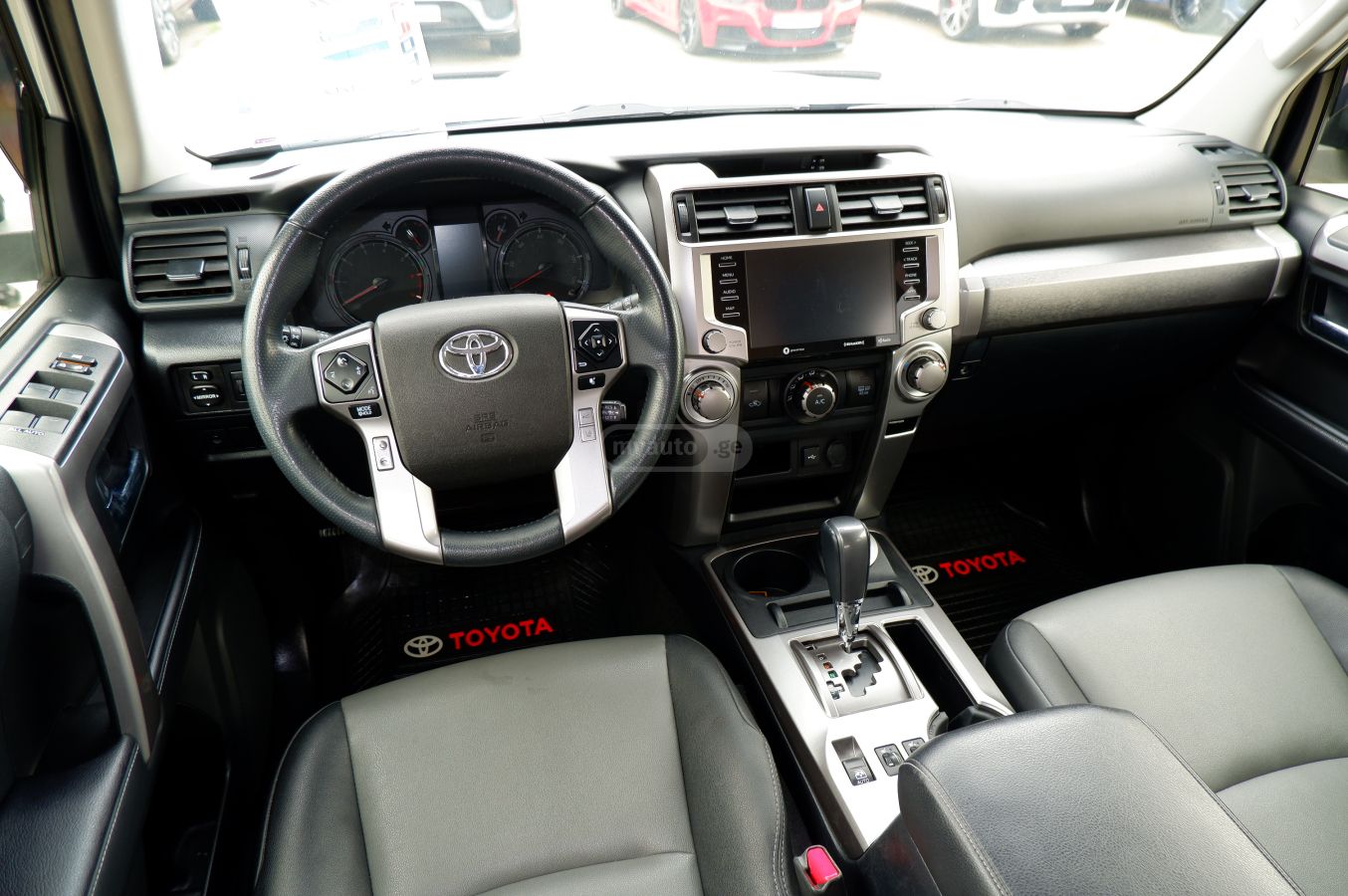 Toyota 4Runner - фото 10