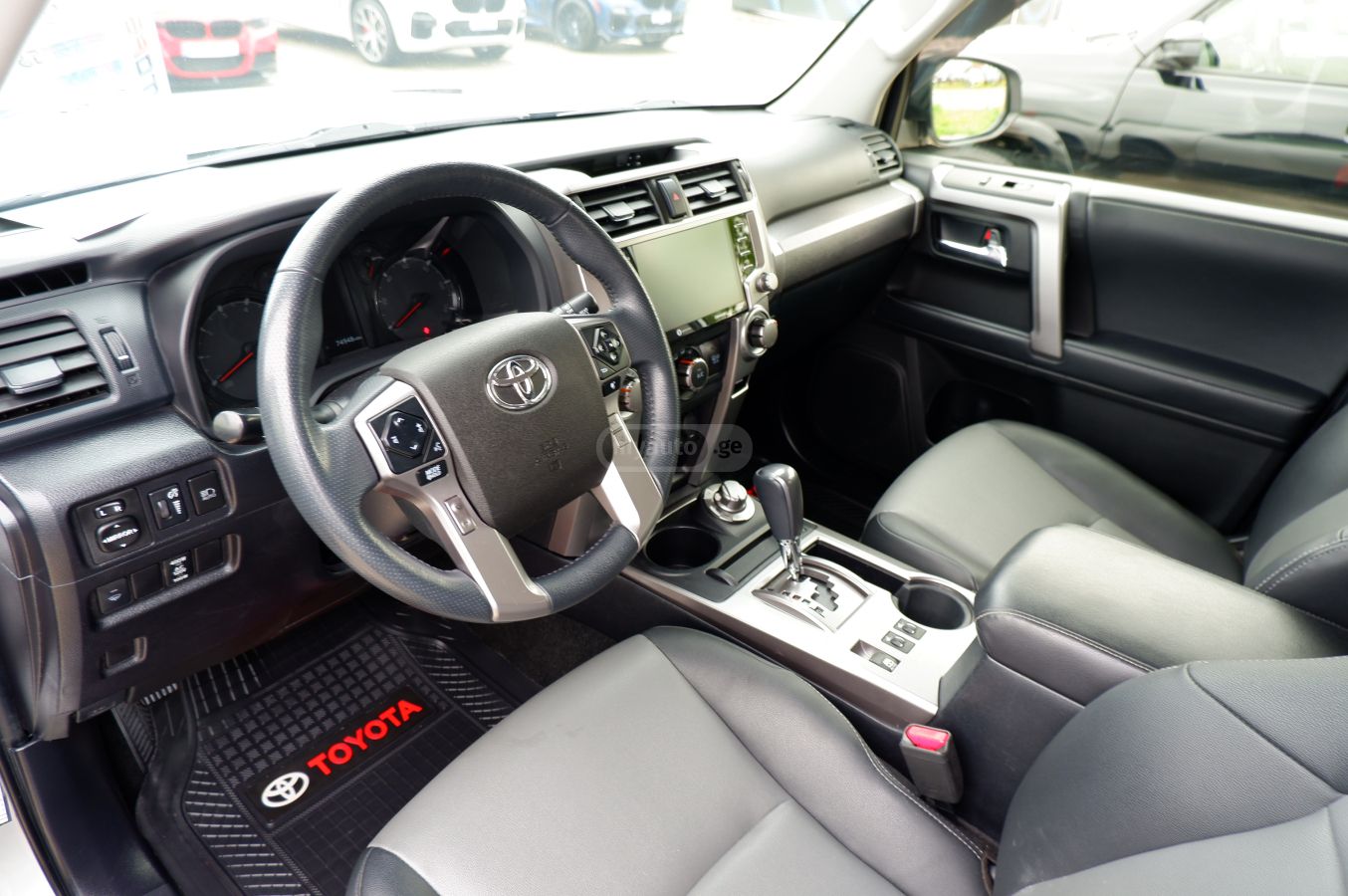 Toyota 4Runner - фото 13