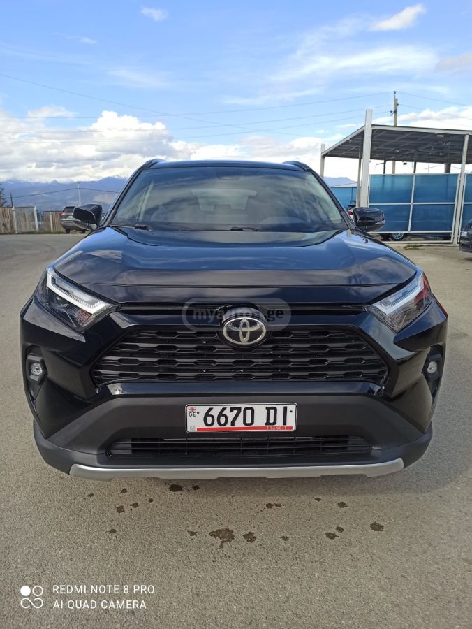 Toyota RAV 4 - фото 1