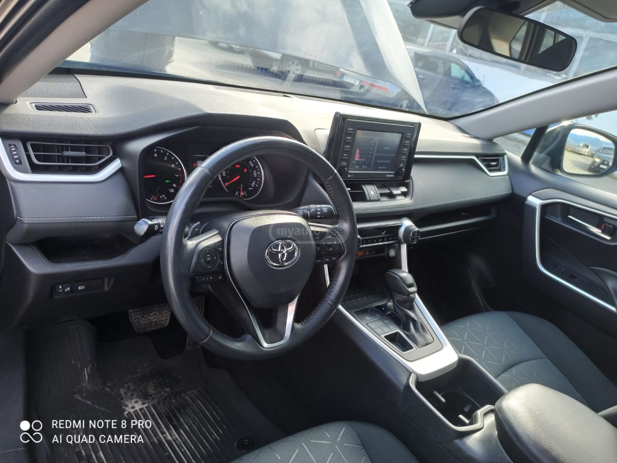 Toyota RAV 4 - фото 3