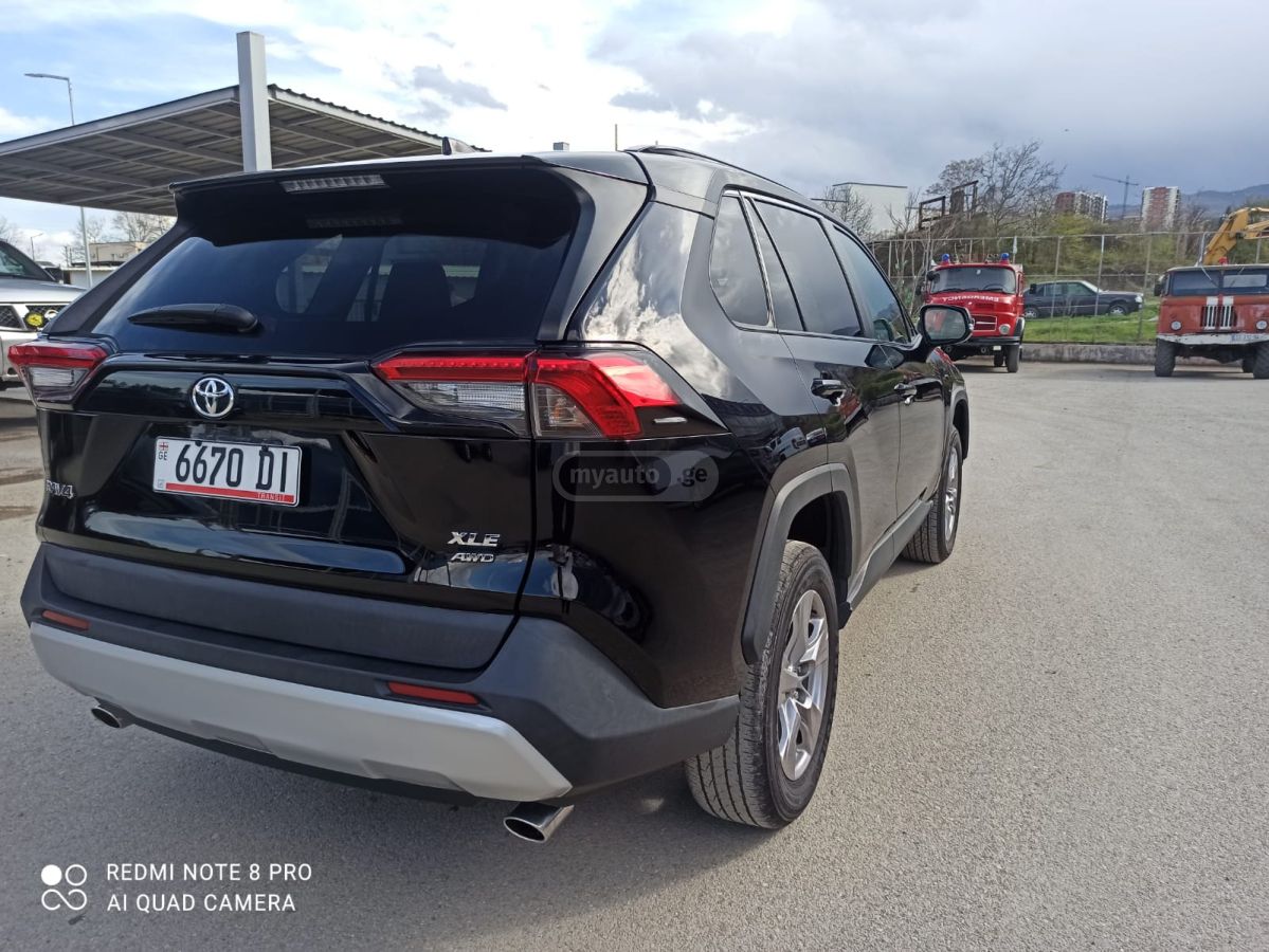 Toyota RAV 4 - фото 6