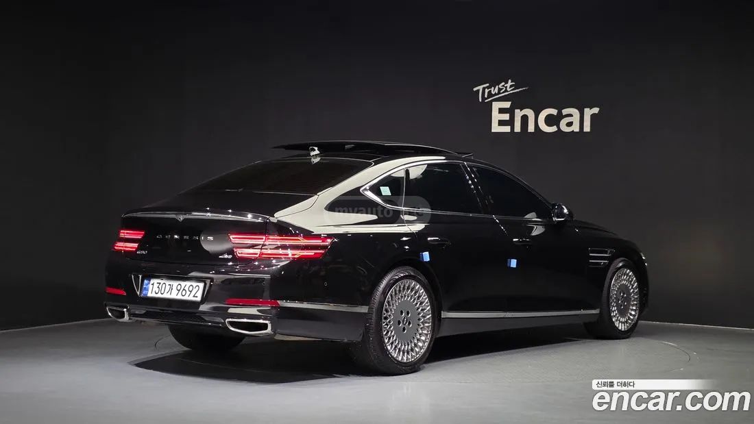 Hyundai Genesis 2024 — миниатюра 2