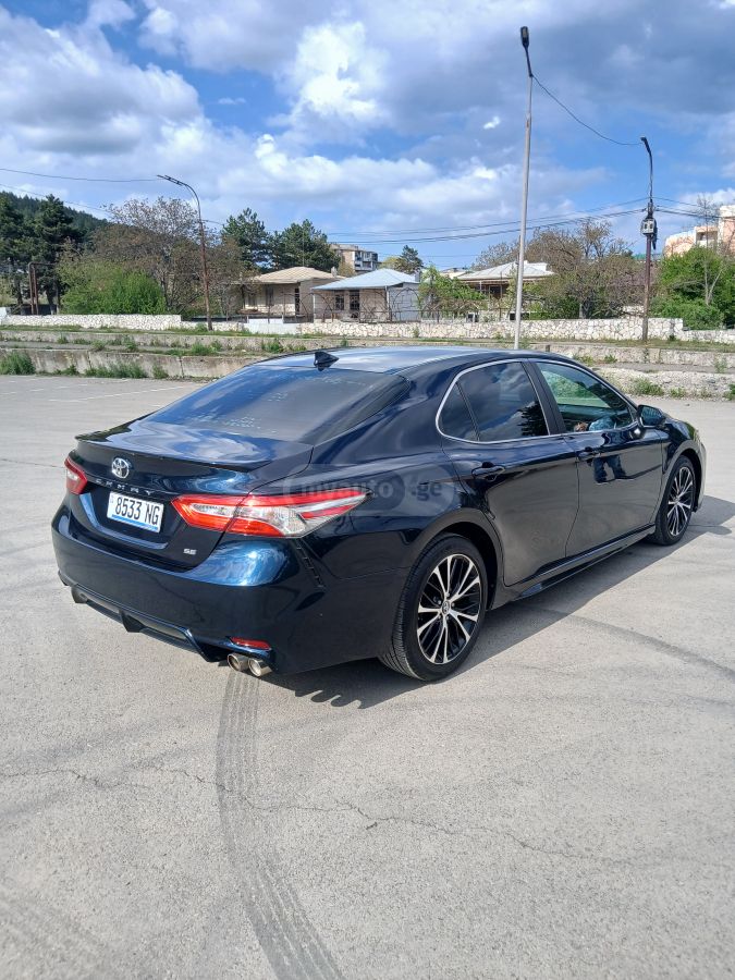 Toyota Camry - фото 3