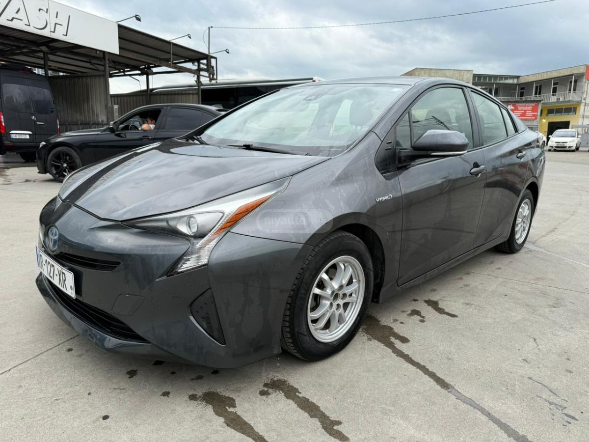 Toyota Prius - фото 2