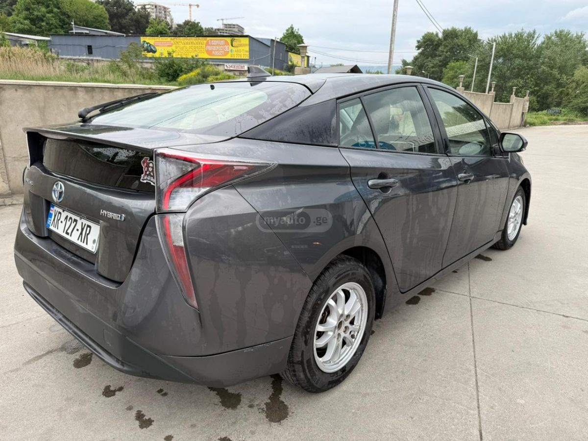 Toyota Prius - фото 4