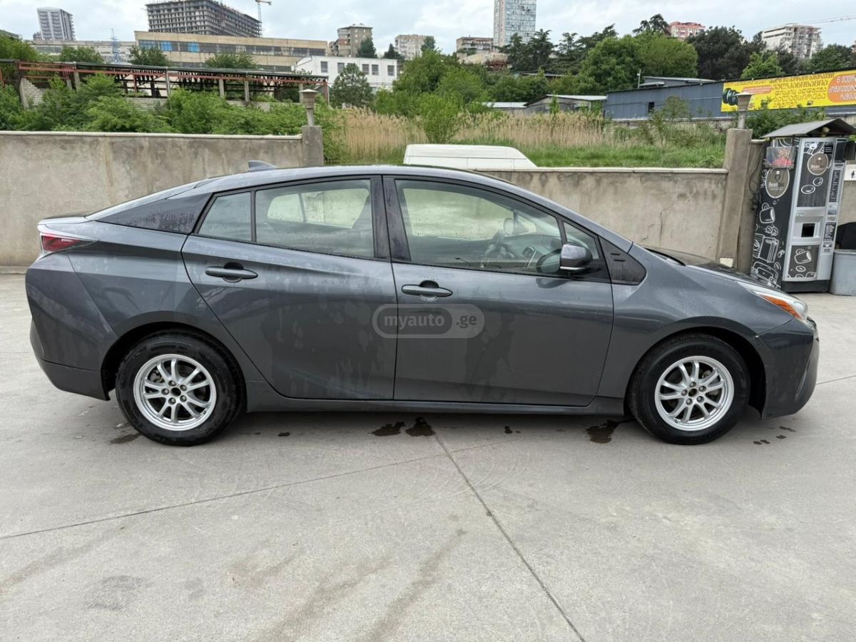 Toyota Prius - фото 5