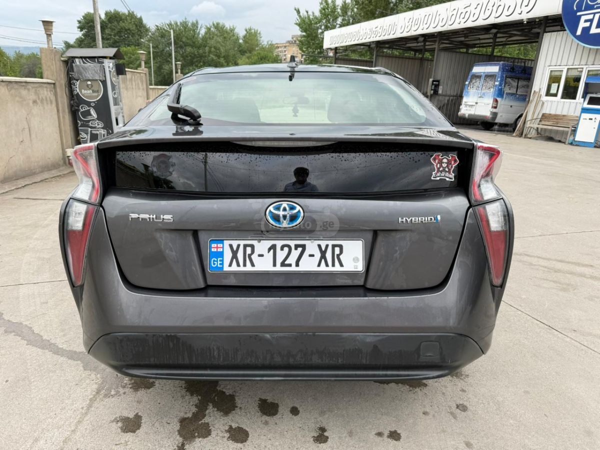 Toyota Prius - фото 6