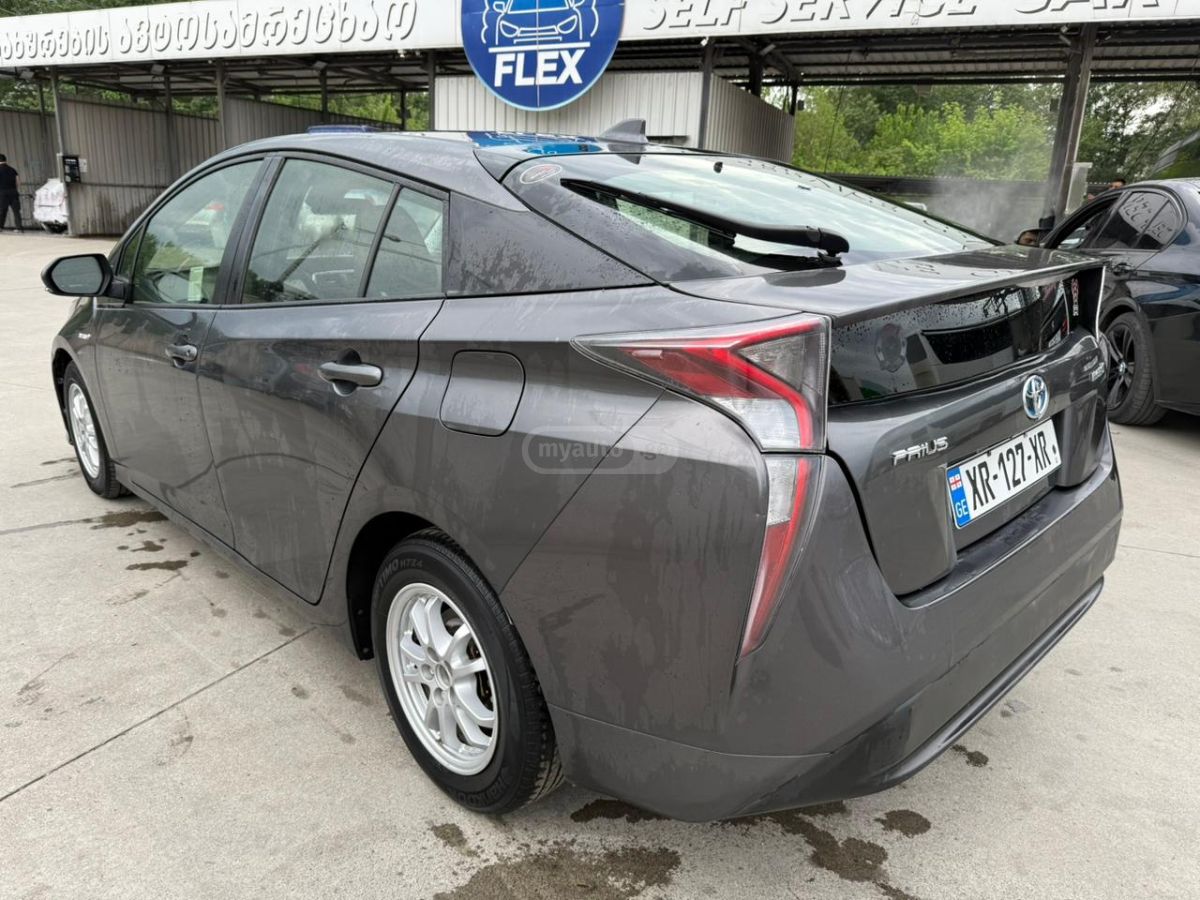 Toyota Prius - фото 8