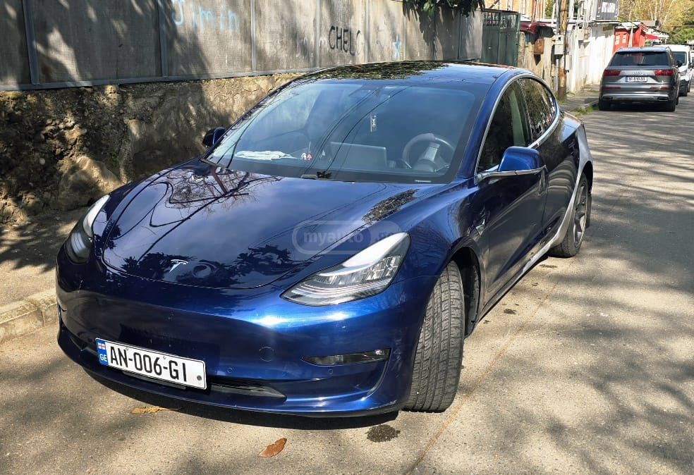 Tesla Model 3 - фото 2