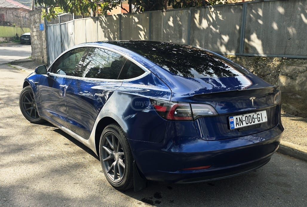 Tesla Model 3 - фото 6