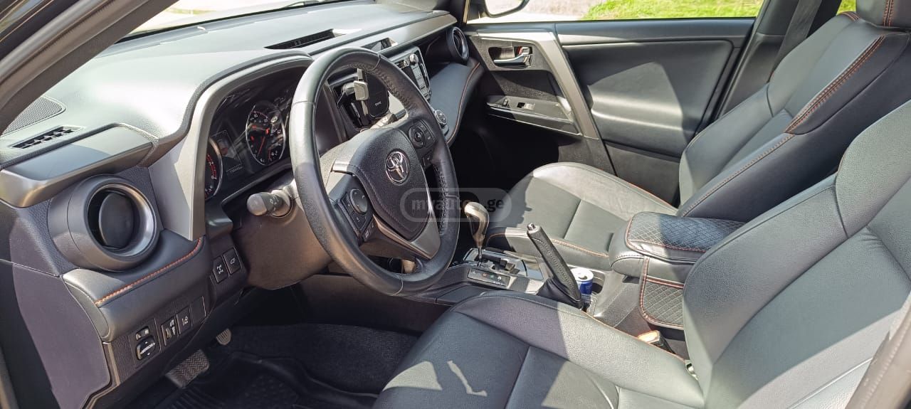 Toyota RAV 4 - фото 8