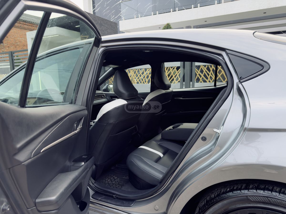 Toyota Camry - фото 10