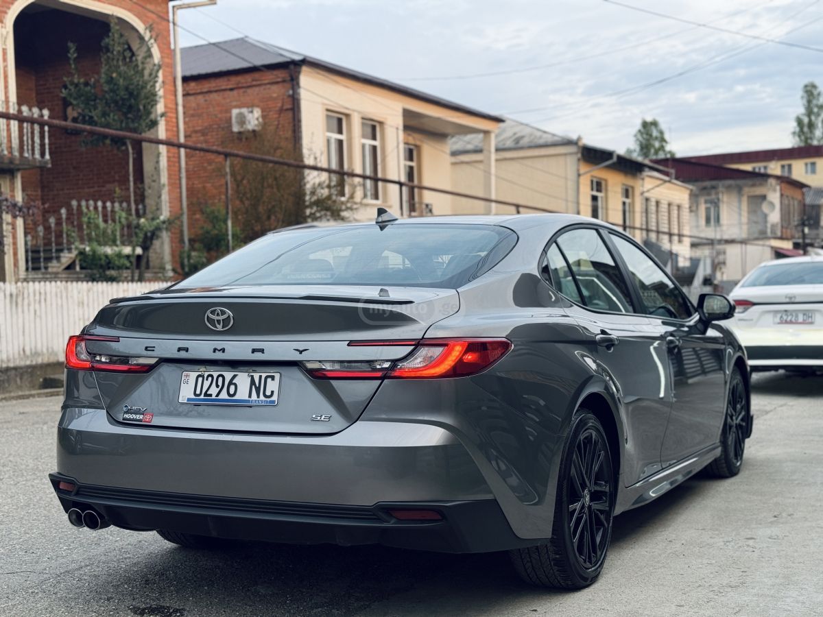 Toyota Camry - фото 4