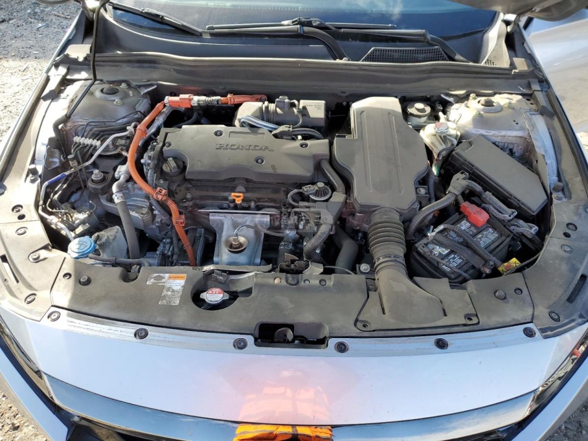 Honda Touring 2.0T 4dr Sedan Automat — миниатюра 6