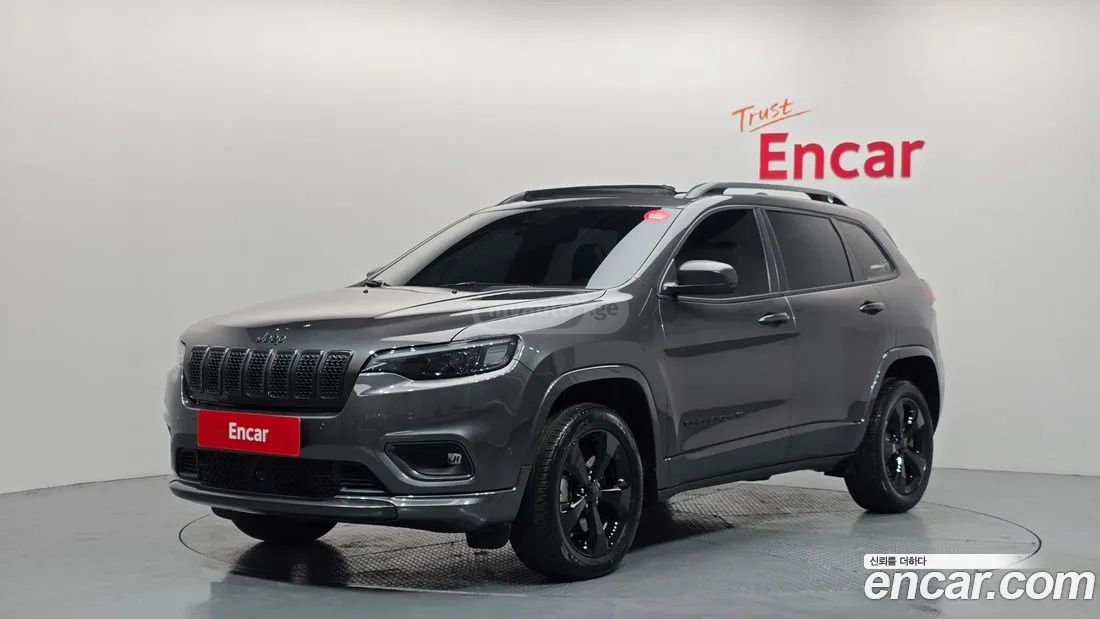 Jeep Cherokee - фото 1