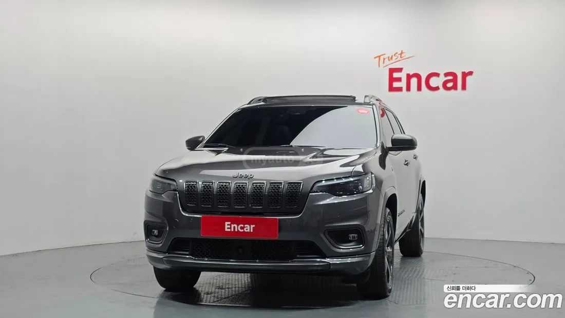 Jeep Cherokee - фото 3