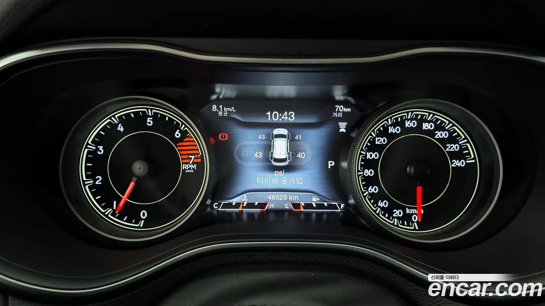 Jeep Cherokee - фото 8