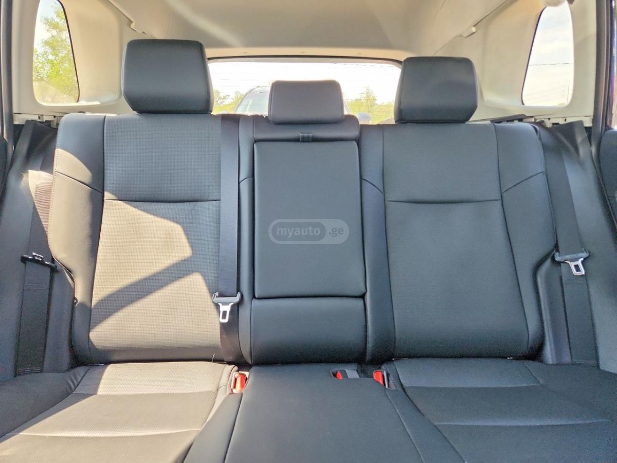Toyota Rav 4 - фото 11