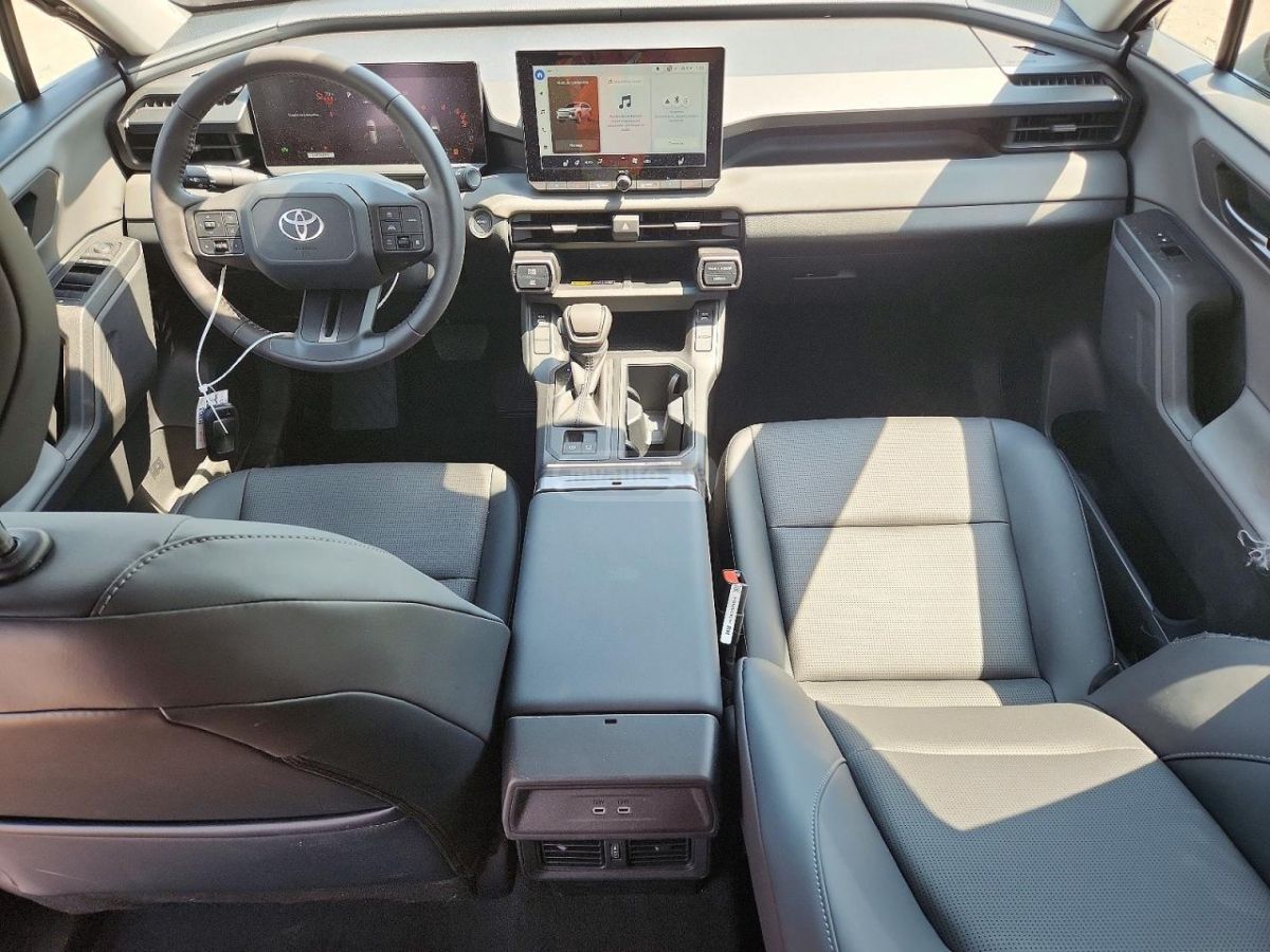 Toyota Rav 4 - фото 9
