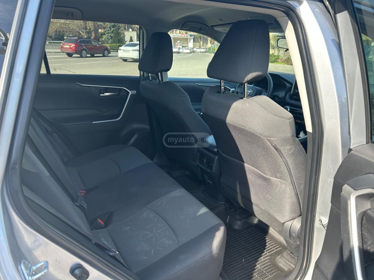 Toyota RAV 4 - фото 11