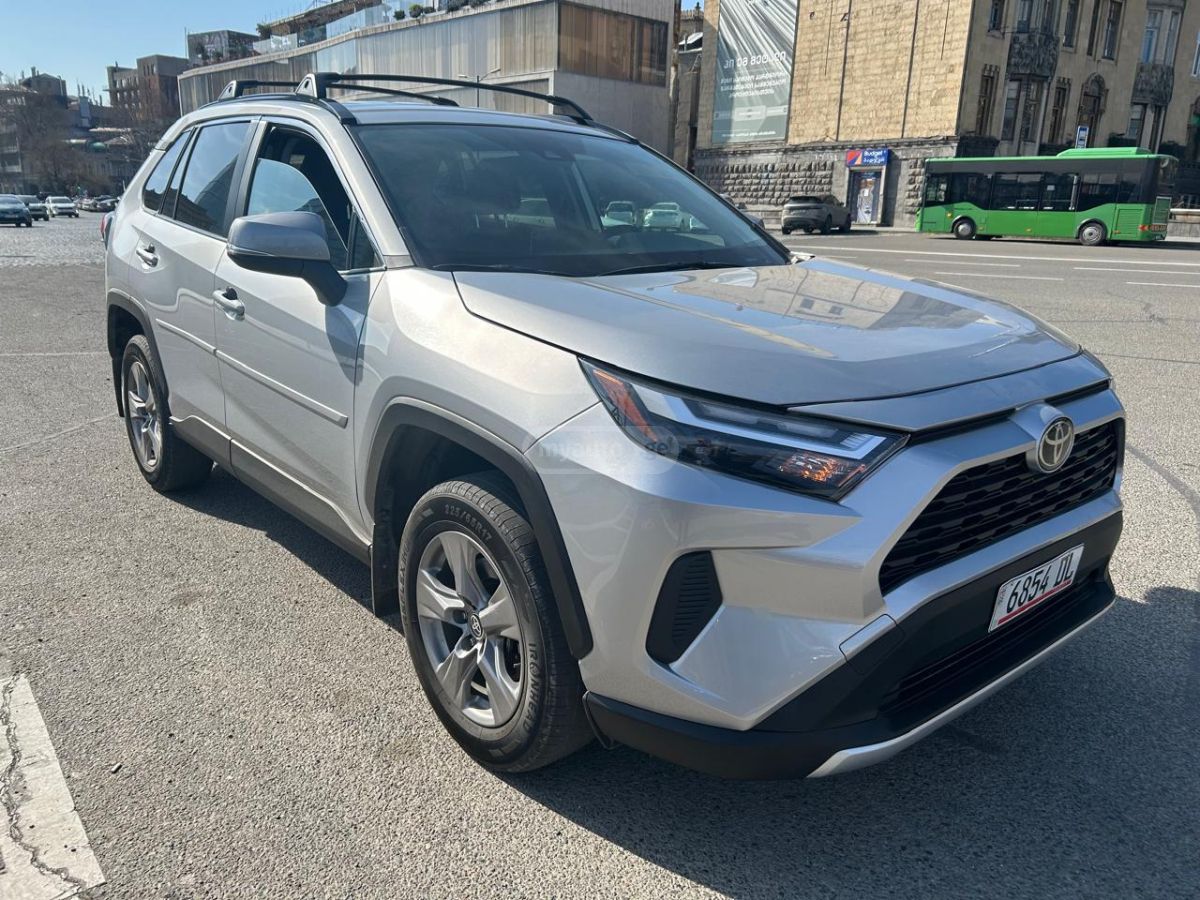 Toyota RAV 4 - фото 5