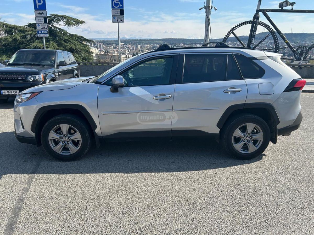 Toyota RAV 4 - фото 8