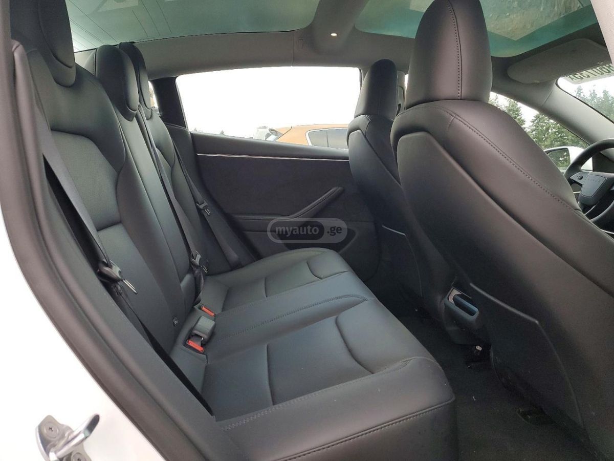 Tesla Model 3 2025 — миниатюра 10