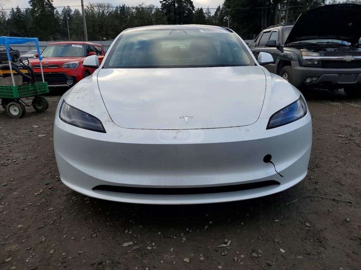 Tesla Model 3 2025 — миниатюра 5