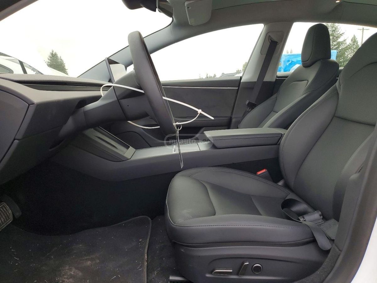 Tesla Model 3 2025 — миниатюра 7