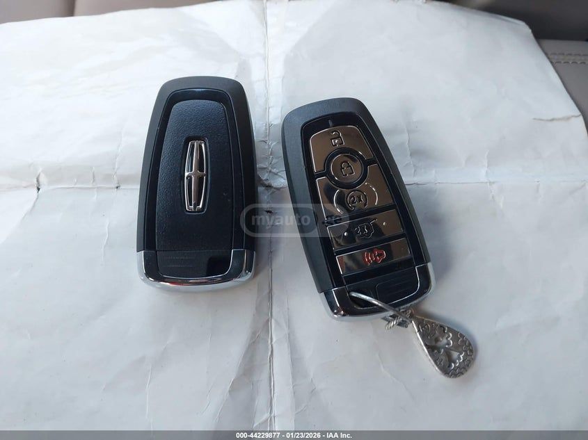 Lincoln Corsair 2024 — миниатюра 10