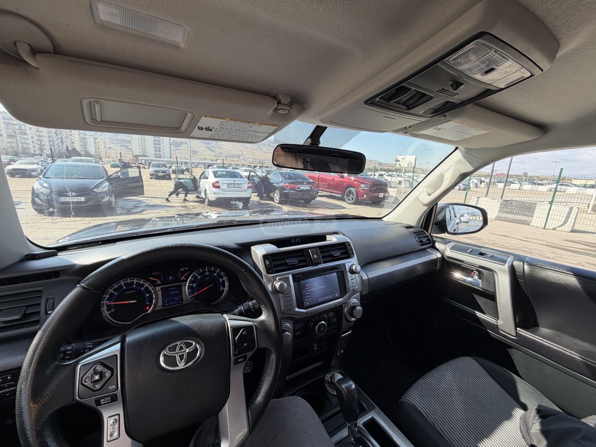 Toyota 4 Runner - фото 10
