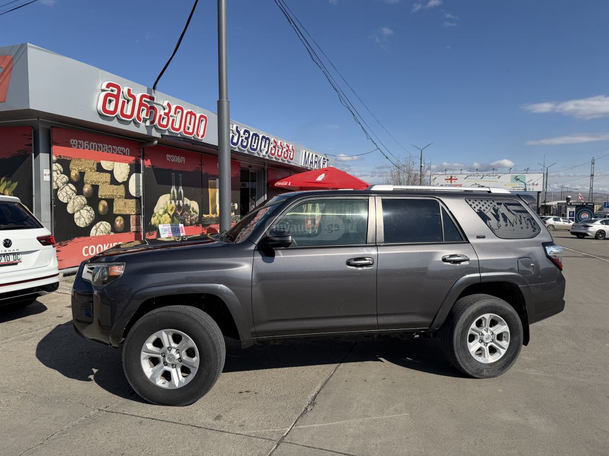Toyota 4 Runner - фото 3