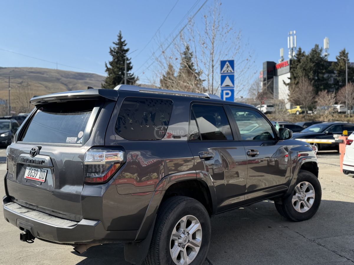Toyota 4 Runner - фото 6